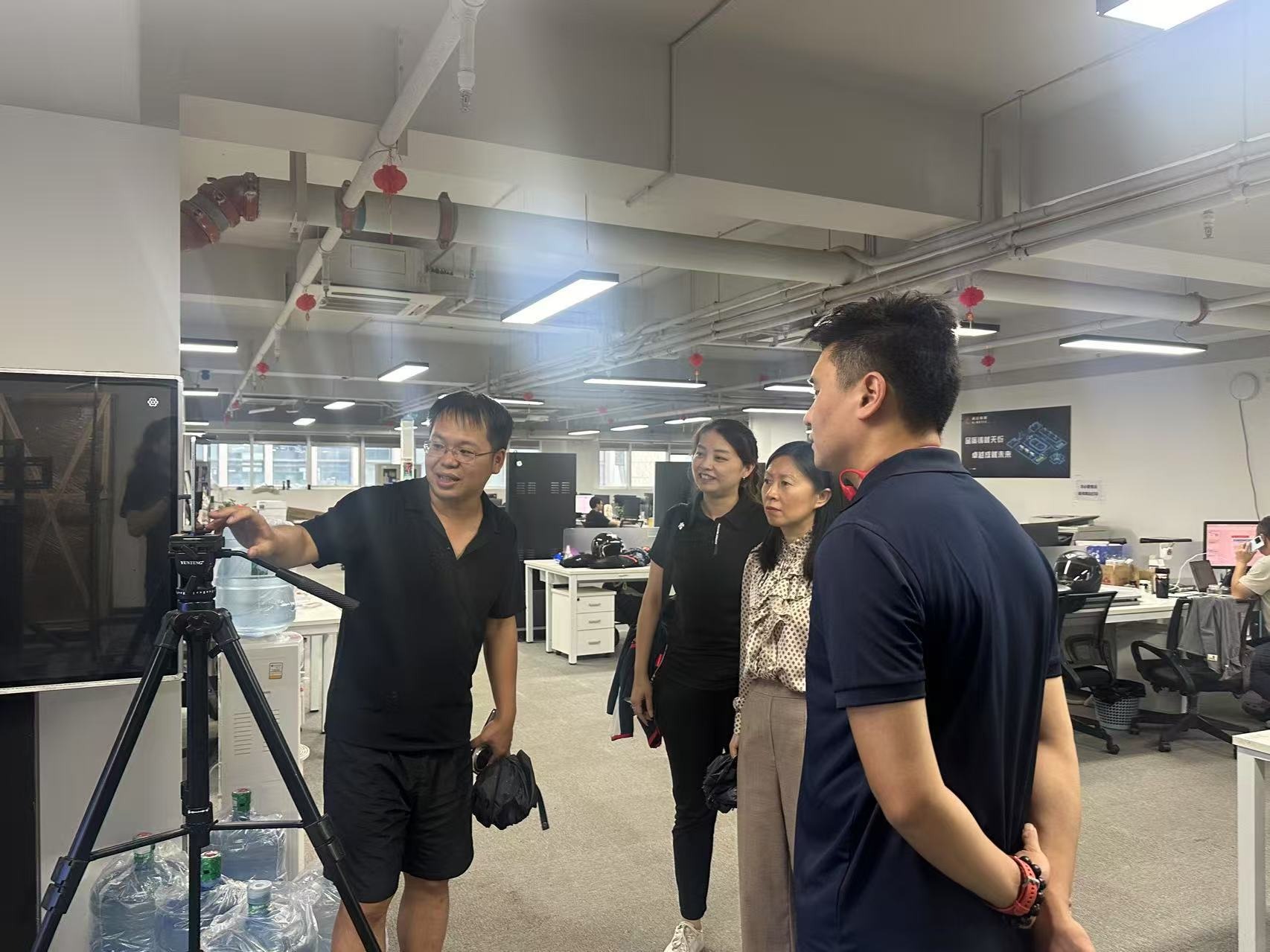 访企拓岗促发展，产教融合启新程——教育与设计学院赴成都爱动力科技有限公司交流合作
