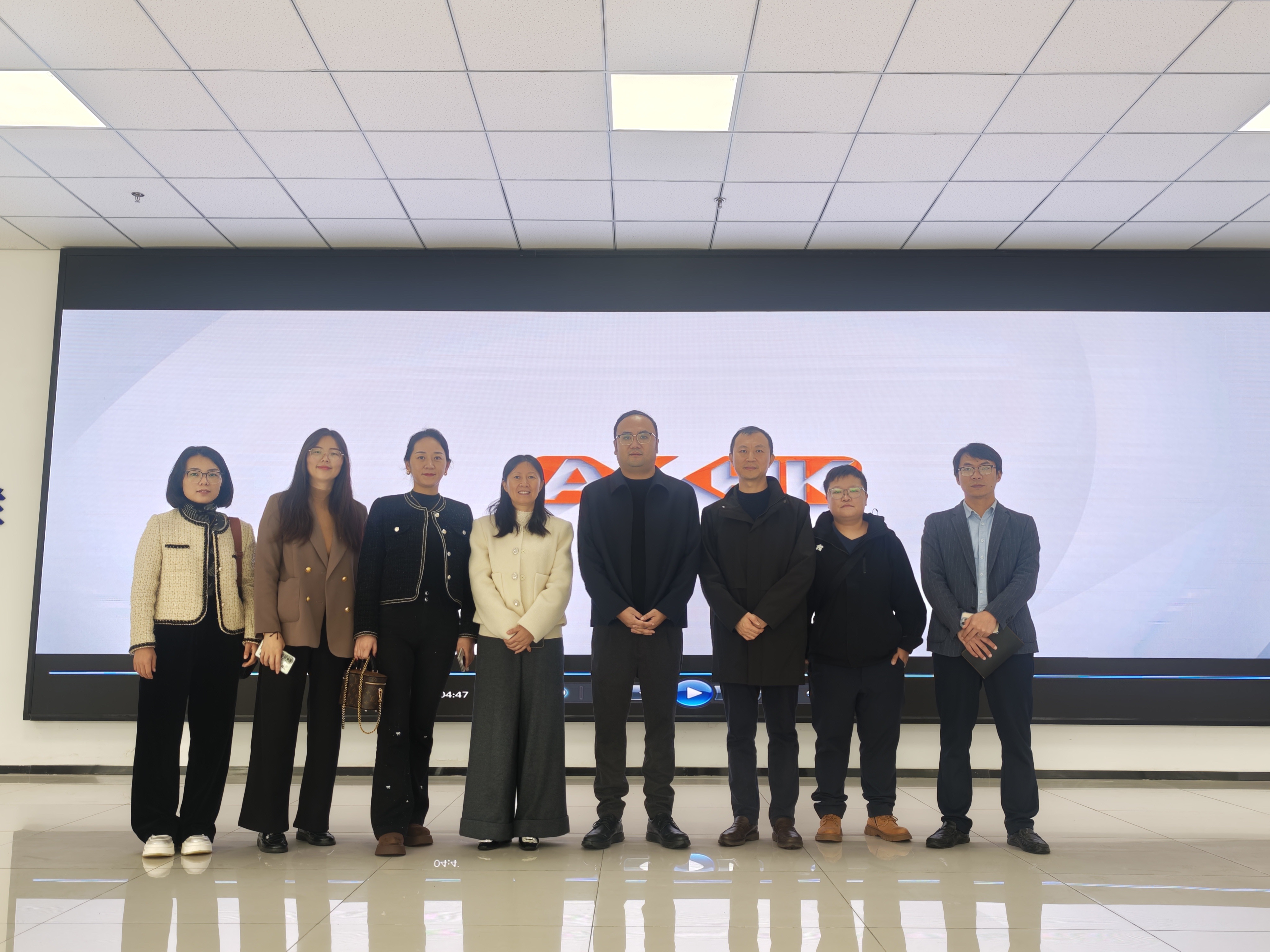 智慧城市与低空应用学院深入四川长鹰科技有限公司开展无人机应用技术调研