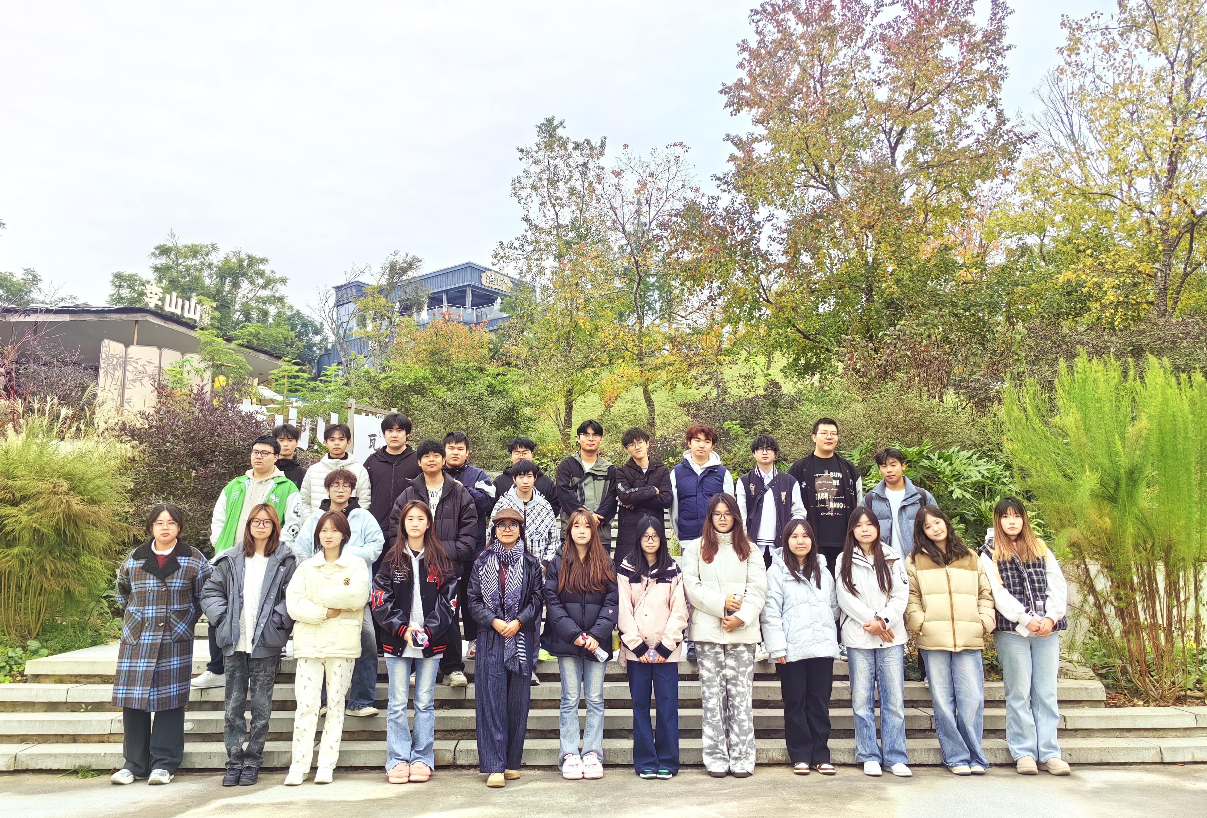 研习社区美学，实践赋能设计——环境艺术设计专业开展《居住区景观设计》户外实践教学