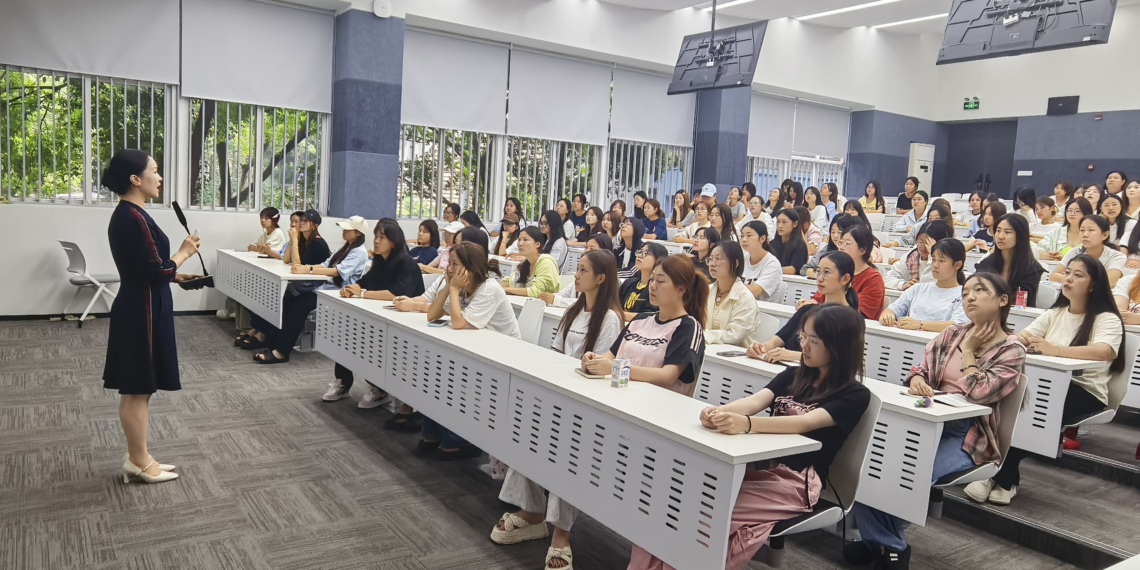 2025级学前和婴托专业新生入学教育开讲